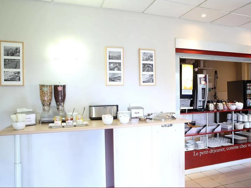 B&B Hotel Hyères 2*,