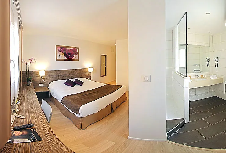 B&B Hotel Hyeres 2*,