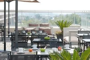 B&B Hotel Hyeres 2*,